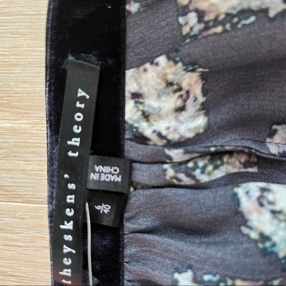 Theyskins Theory Mini Skirt - Picture 3 of 3